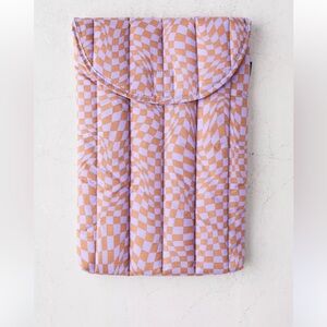 BAGGU Peach & Lavender Wavy Check Laptop Sleeve